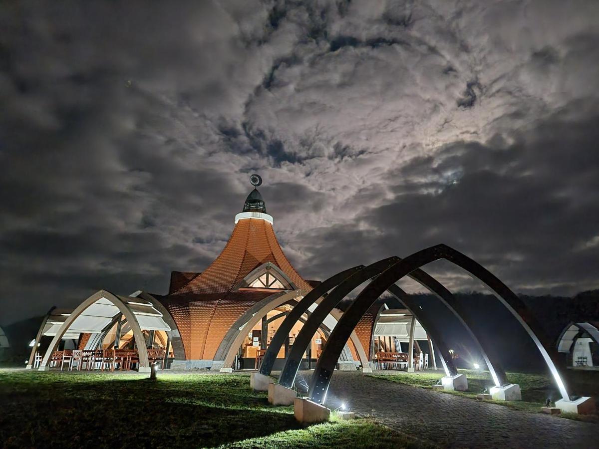 Hotel Hunnia - Huntanya Vlahita Exteriér fotografie