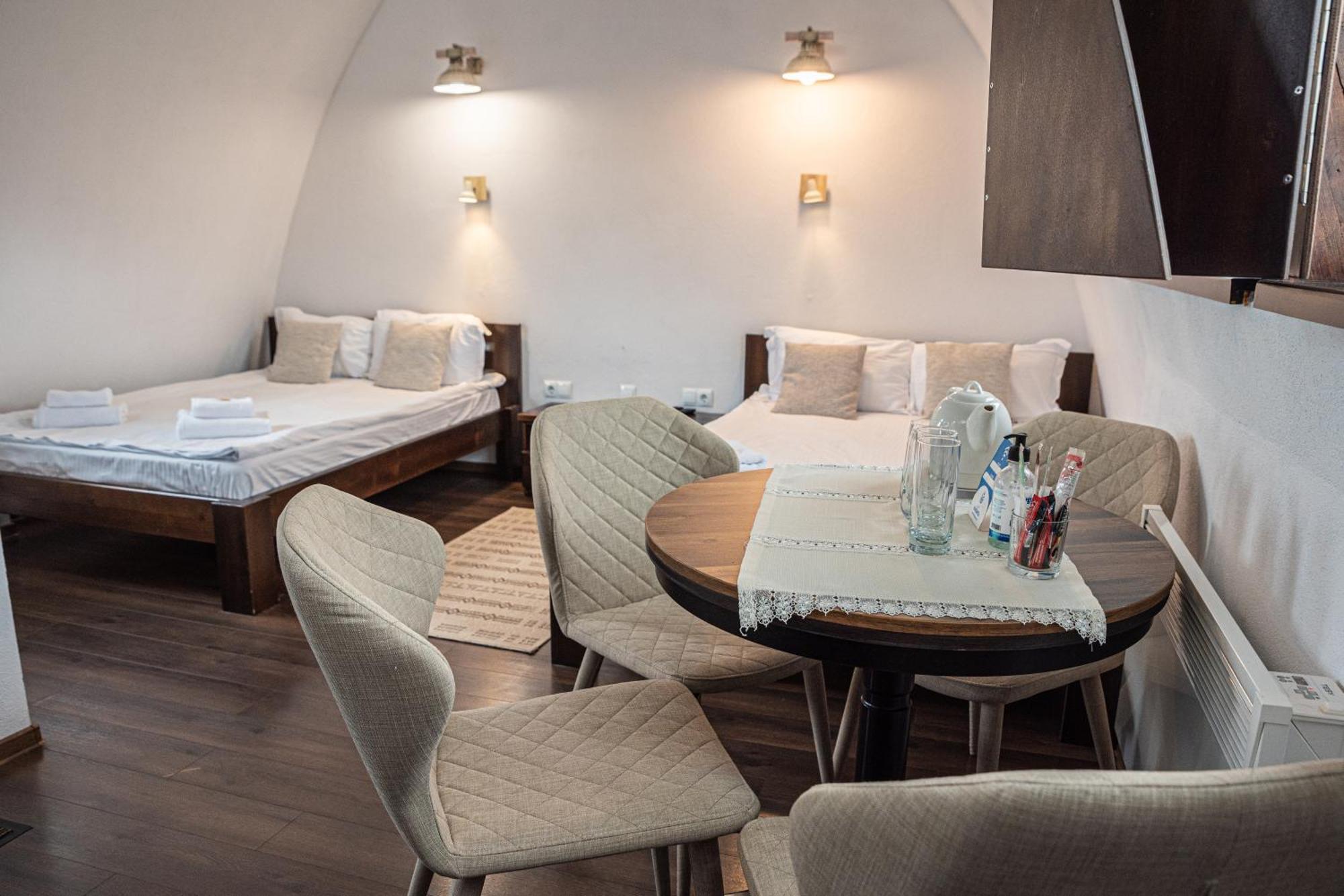 Hotel Hunnia - Huntanya Vlahita Exteriér fotografie