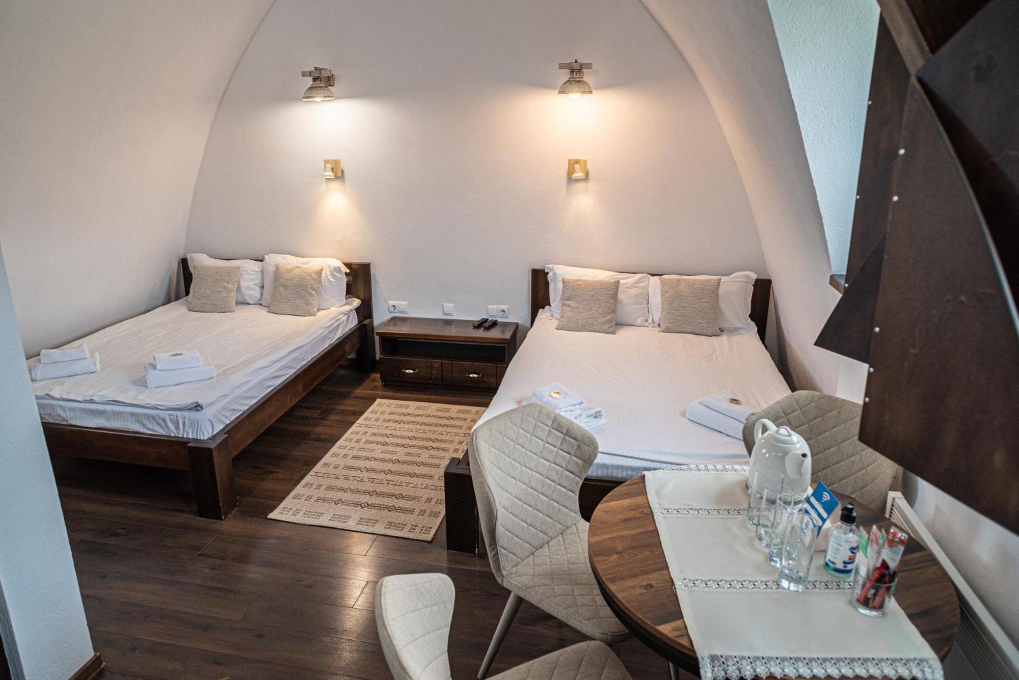 Hotel Hunnia - Huntanya Vlahita Exteriér fotografie