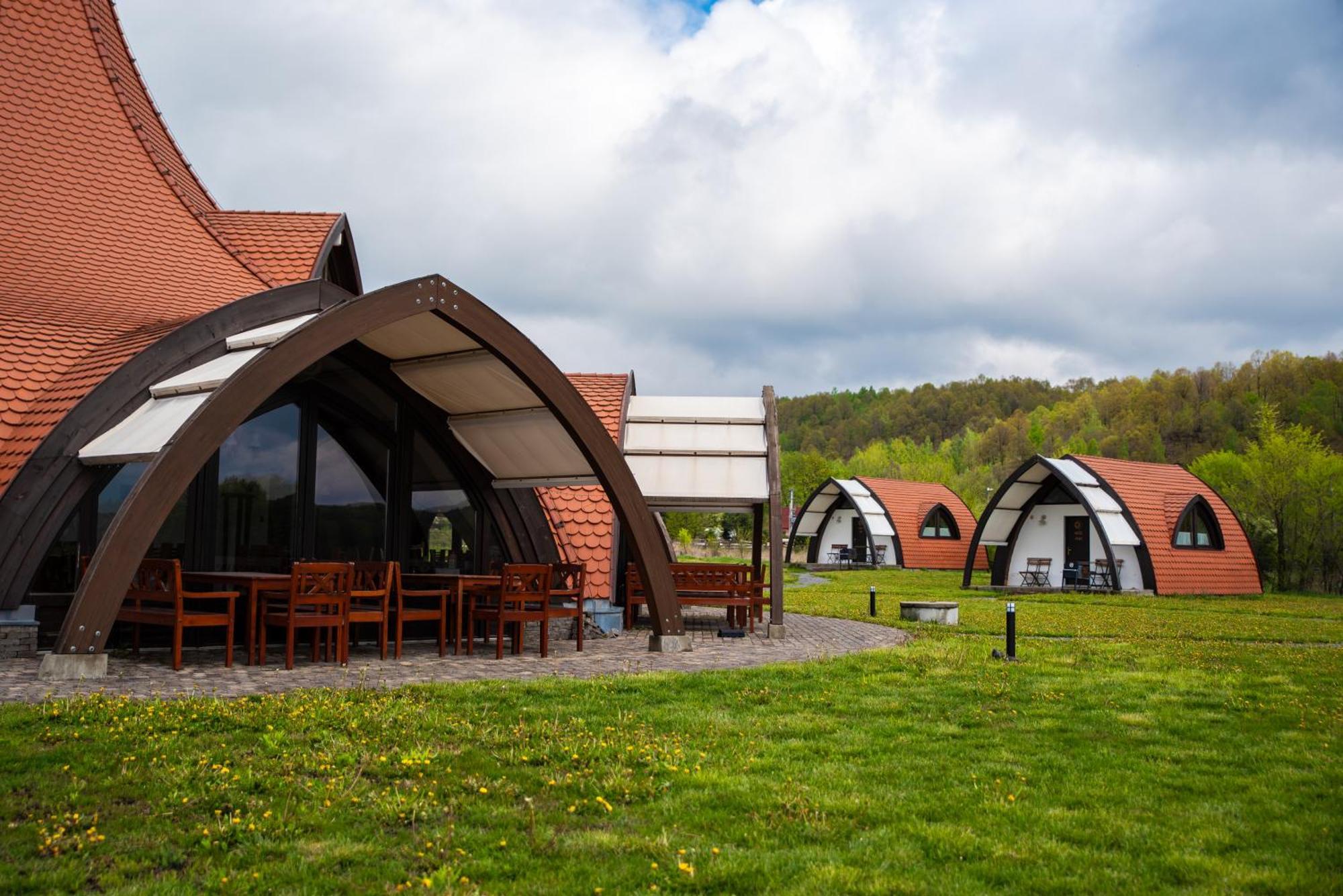 Hotel Hunnia - Huntanya Vlahita Exteriér fotografie